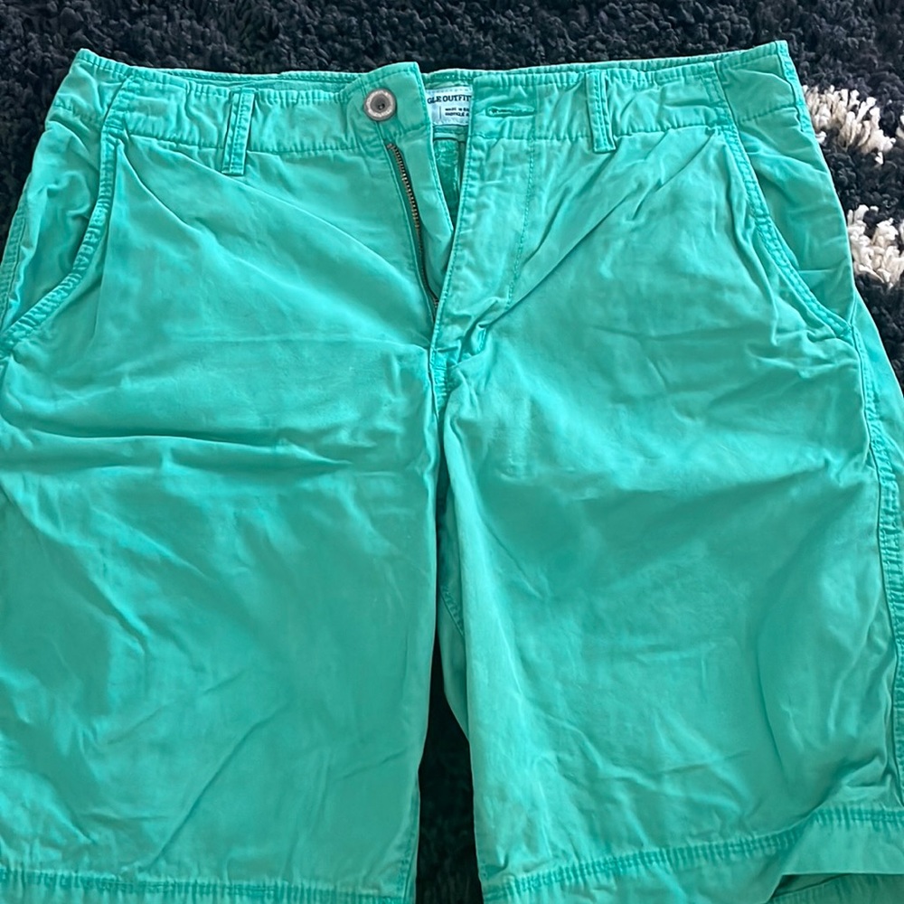 Men’s AE Shorts, Size 33